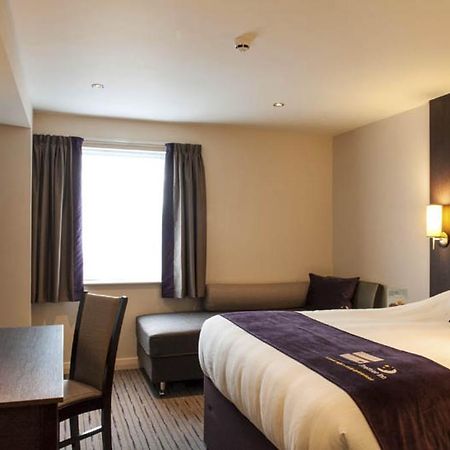 Premier Inn Dover Central - Eastern Ferry Terminal Екстериор снимка