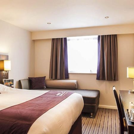 Premier Inn Dover Central - Eastern Ferry Terminal Екстериор снимка