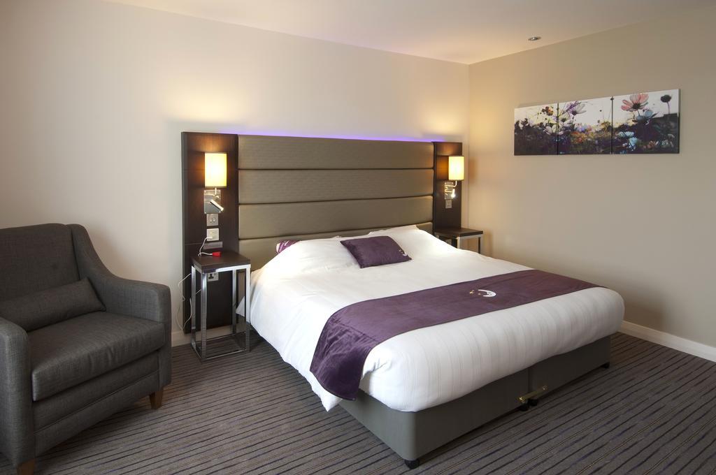 Premier Inn Dover Central - Eastern Ferry Terminal Стая снимка