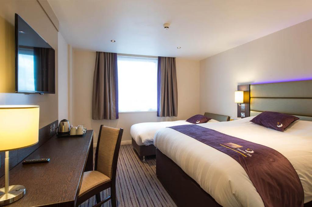 Premier Inn Dover Central - Eastern Ferry Terminal Стая снимка