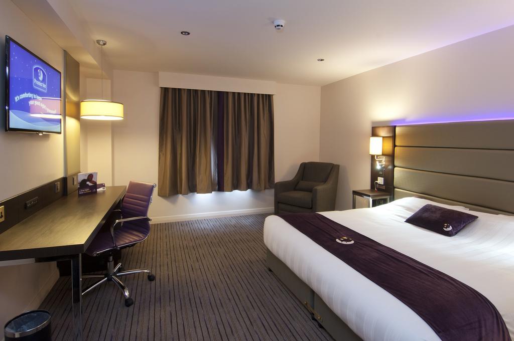 Premier Inn Dover Central - Eastern Ferry Terminal Стая снимка